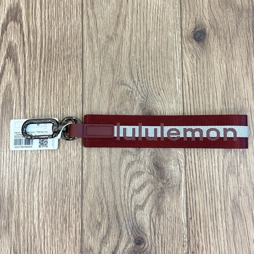 NWT Lululemon Never Lost Keychain Reflective In Rockwood/Red Clay